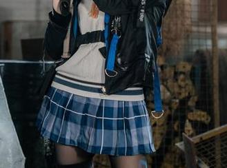 在白莉爱吃巧克力的居家写真里“免费”逛遍每个角落！