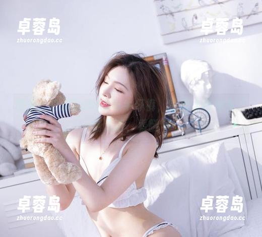 图集：白露Bululu与牛仔裤，完美诠释何为‘别说话，看腿’-卓蓉岛