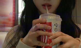 秀人网 - “乔一一女神”图包——光影交错间，谁说美丽不该是个秘密？