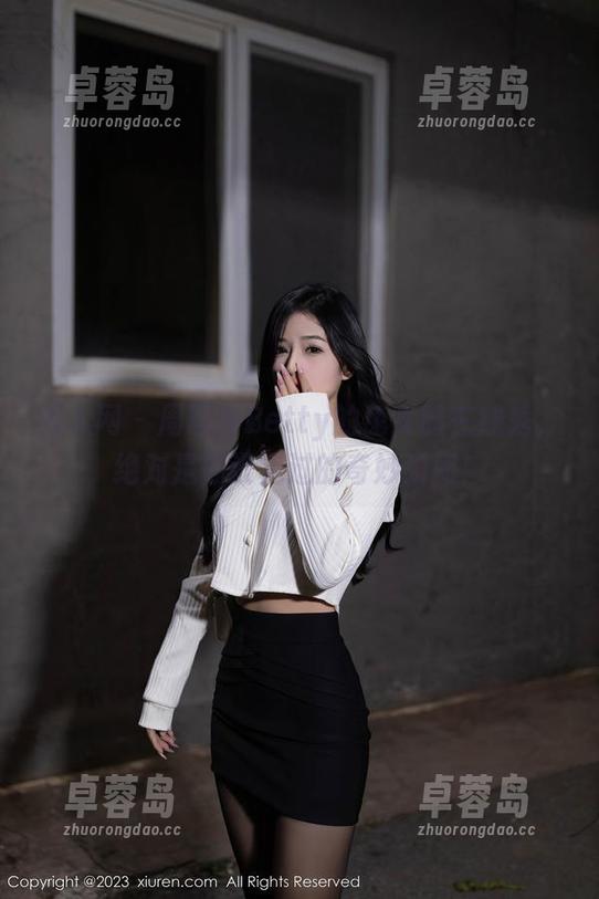 秀人网 - 周思乔Betty的兔女郎在线秀，绝对是你没见过的奇妙瞬间！-卓蓉岛