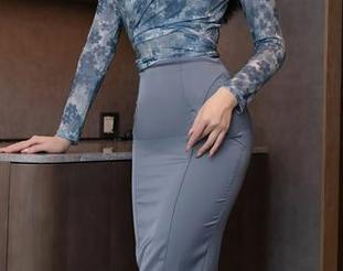 秀人网 - 以小逗逗的礼服为主角的合集更新，快来见证时尚的魔力变幻，心情起伏不定！