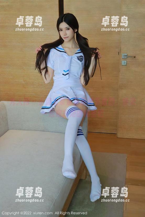 秀人网 - 小魔女奈奈最新秘书套图，快来一起窥探她的秘密吧-卓蓉岛
