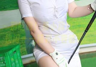秀人网 - 别眨眼！是小逗逗&旗袍的原图快闪——精彩不容错过！
