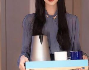 秀人网 - 林星阑夏天合集：穿越阳光与阴影的资源，可以感受到那一丝丝热度。