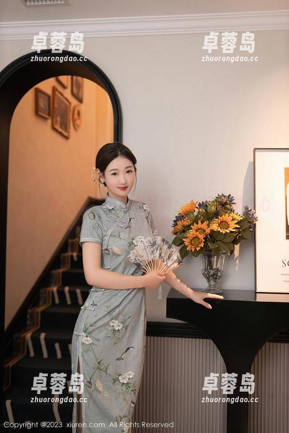 秀人网 - 谢小蒽修女写真：一场视觉和心灵的双重挑逗-卓蓉岛