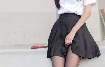 稚乖画册 - 最新！赤西夜夜的初音少女，分享那种光线和影子交错的迷人瞬间，唤醒你的每一道感官！