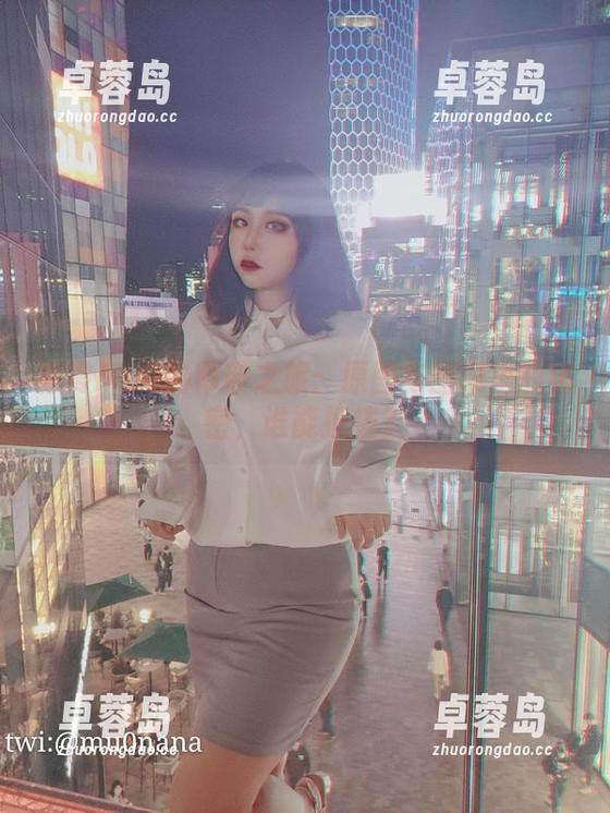 穆零Mu0的吊带之旅：原图与图册里的秘密，谁能抵挡？-卓蓉岛