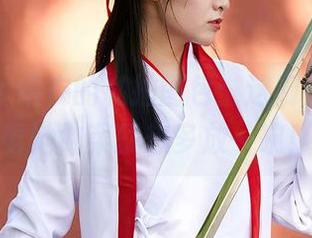 蜜桃社 - 结衣的私拍图包：这厨娘，光是看她做菜就想多放一碗！
