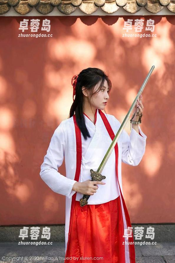 蜜桃社 - 结衣的私拍图包：这厨娘，光是看她做菜就想多放一碗！-卓蓉岛