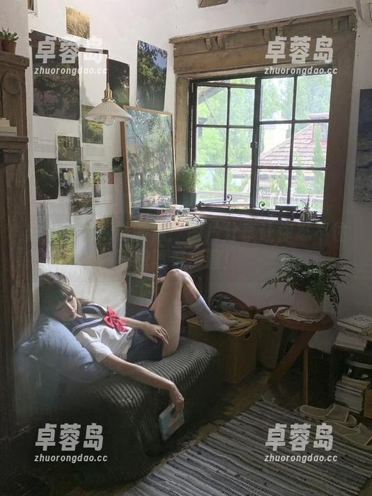 蠢沫沫的网袜画像：图片分享让你忍不住想再看一遍！-卓蓉岛