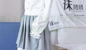 袜啵啵 - 小沫花纹白丝写真大揭秘：脚尖加固款也能这么好看！