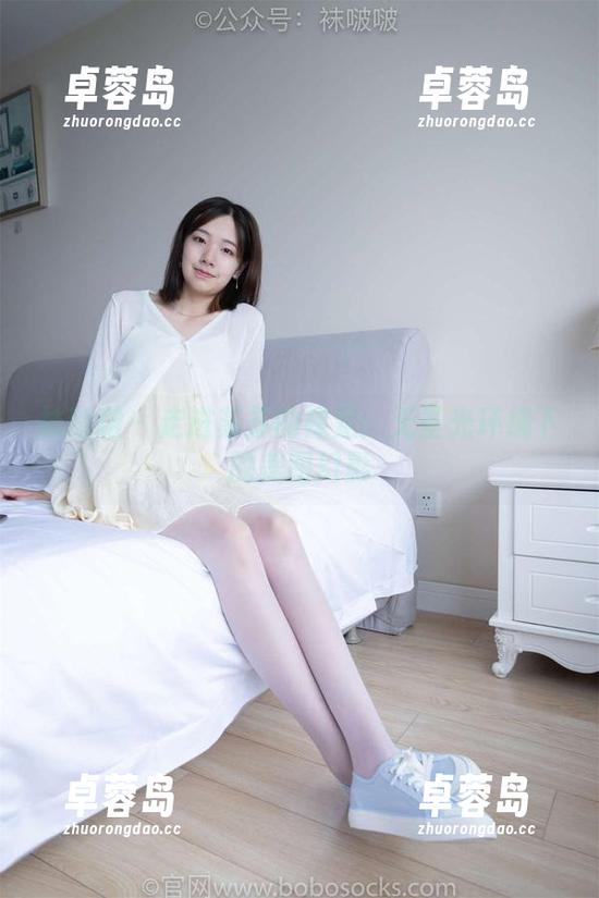 袜啵啵 - 走进苏苏的裸足:无圣光环绕下的美图幻影-卓蓉岛 袜啵啵 - 走进苏苏的裸足:无圣光环绕下的美图幻影-卓蓉岛