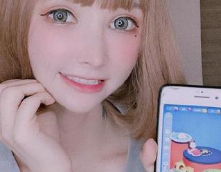 你敢不敢看？超级小禾儿的裤里丝写真套图，真的很辣！