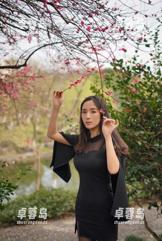 微密圈 - 与辣妈女神一起探索职业装的秘密分享：你以为的职场风格其实没那么简单！-卓蓉岛