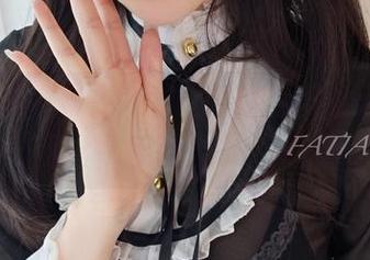 迷之呆梨的私人T台：制服cos更新教你玩转时尚！