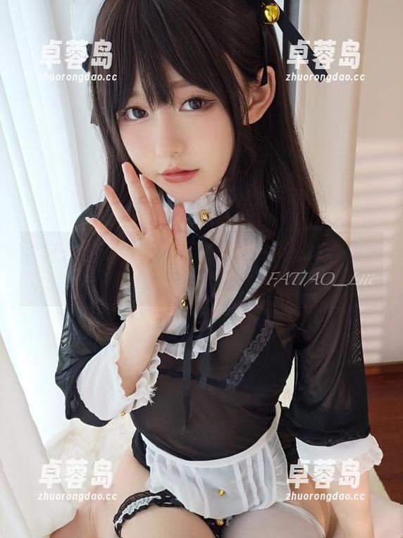 迷之呆梨的私人T台：制服cos更新教你玩转时尚！-卓蓉岛