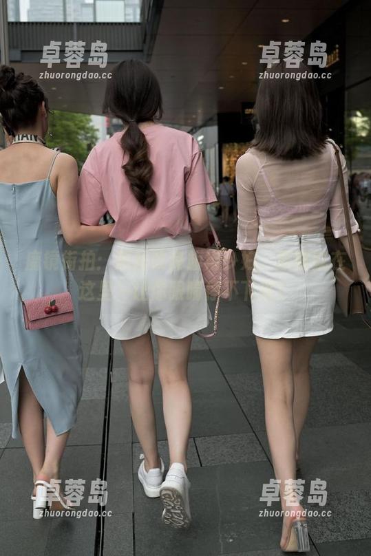魔镜街拍:黑丝改良旗袍少妇,原图就在这里—让你眼睛停不下来!-卓蓉岛 魔镜街拍:黑丝改良旗袍少妇,原图就在这里—让你眼睛停不下来!-卓蓉岛